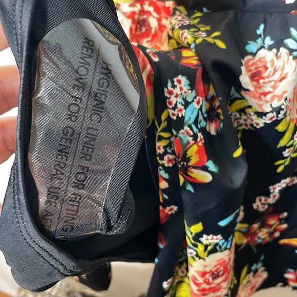 Torrid 2 SHORT LENGTH SIDE TIE SWIM DRESS - FLORAL - Picture 10 of 13